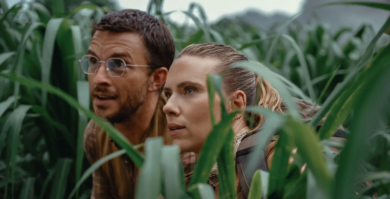 Scarlett Johansson and Jonathan Bailey are a mercenary and archeologist sent to dinosaur island.
