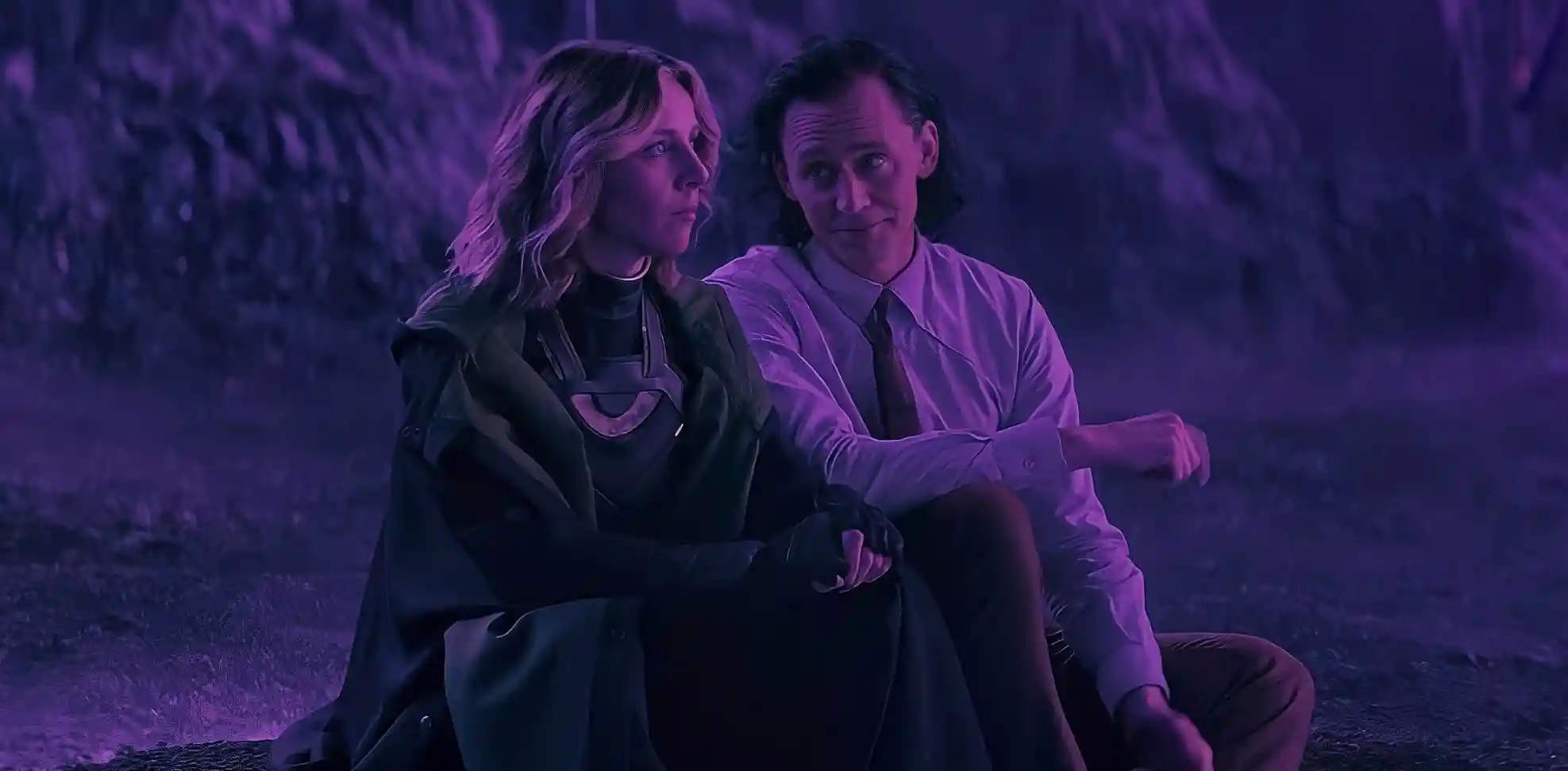 Sylvie and Loki are chatting on an exploding planet.
