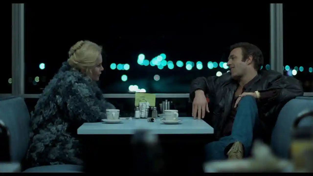 James Caan pulls off heists with precision, but wants out of the game.